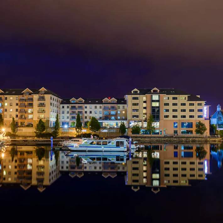 radisson athlone nighttime