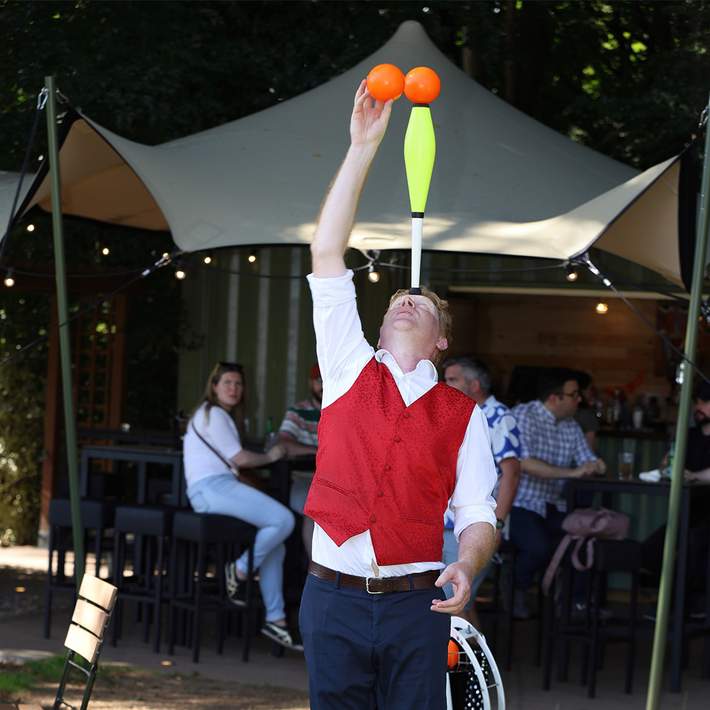 family day juggler