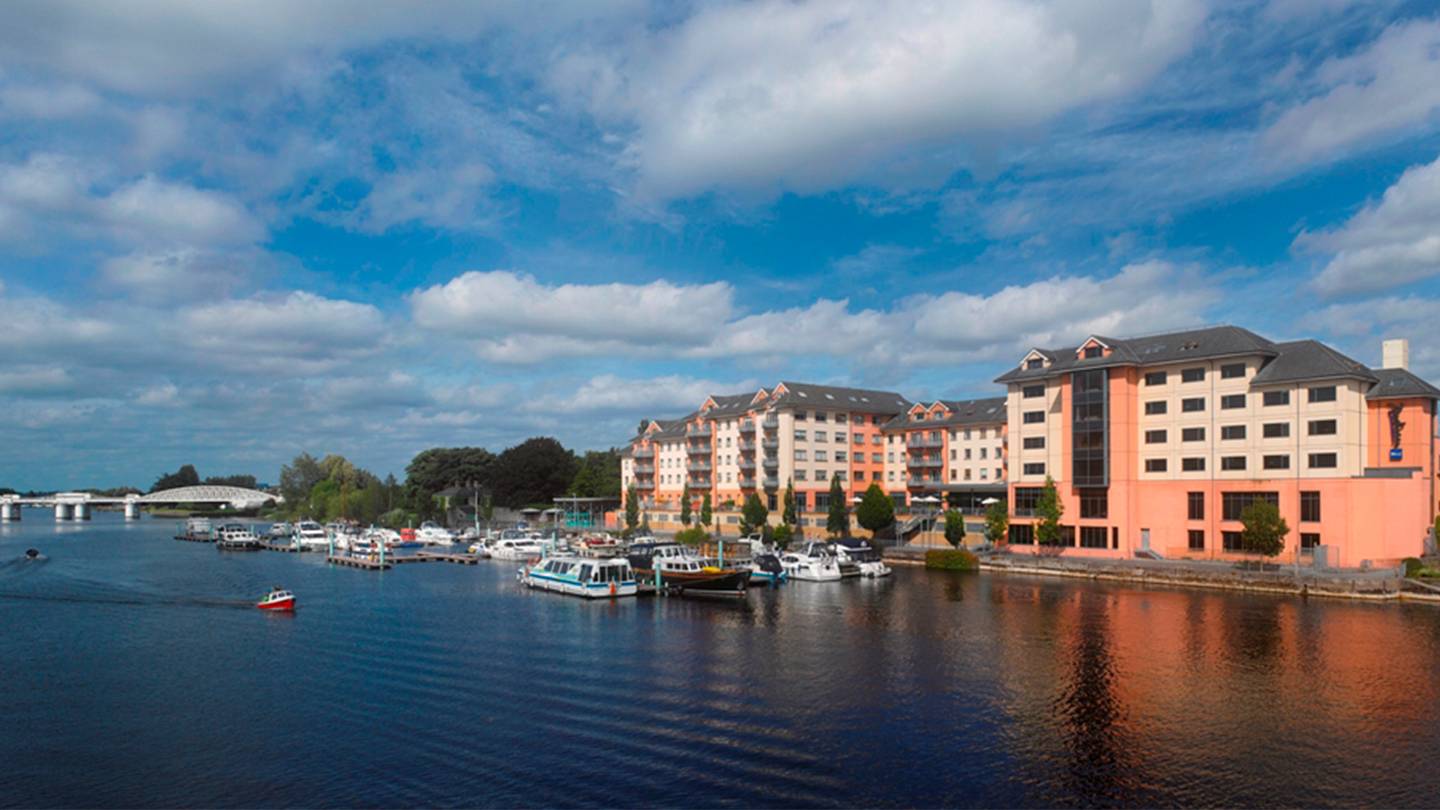 radisson blu athlone