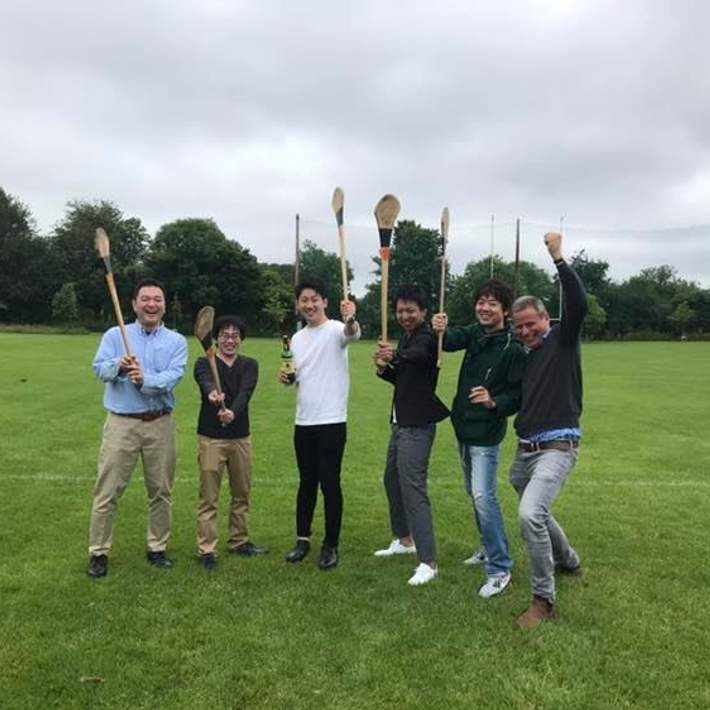 tour group with hurls